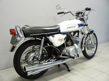 Kawasaki 500 mach III (8)