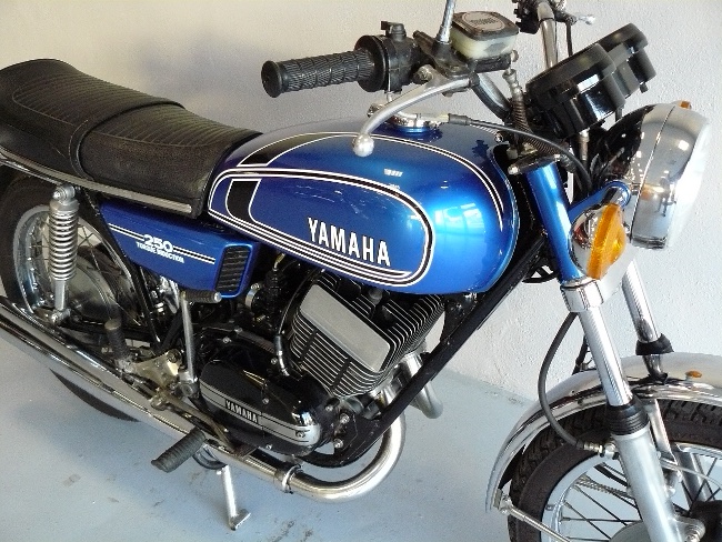 moto yamaha annee 1970