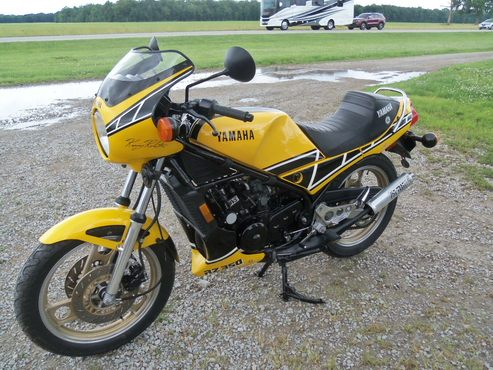 Yamaha 350 RZ (2)