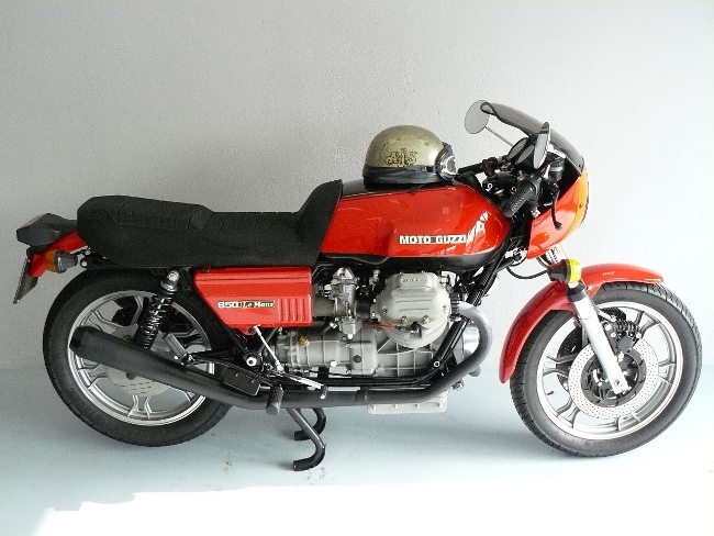 2011IT02 - Guzzi Le Mans 1 - 30