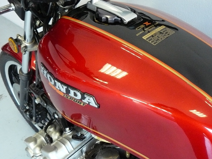 Honda 1000 CBX rouge 1979 (1)