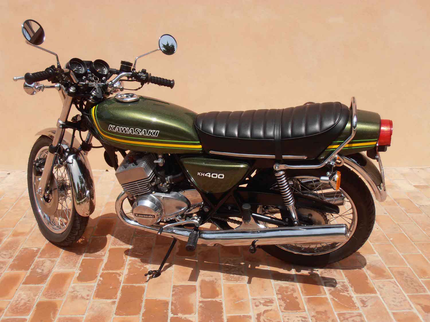 Kawasaki 400 KH (5)