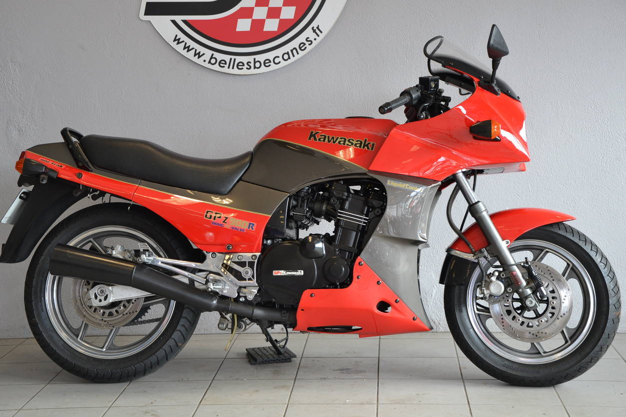 Kawasaki GPZ900R 84 (9)