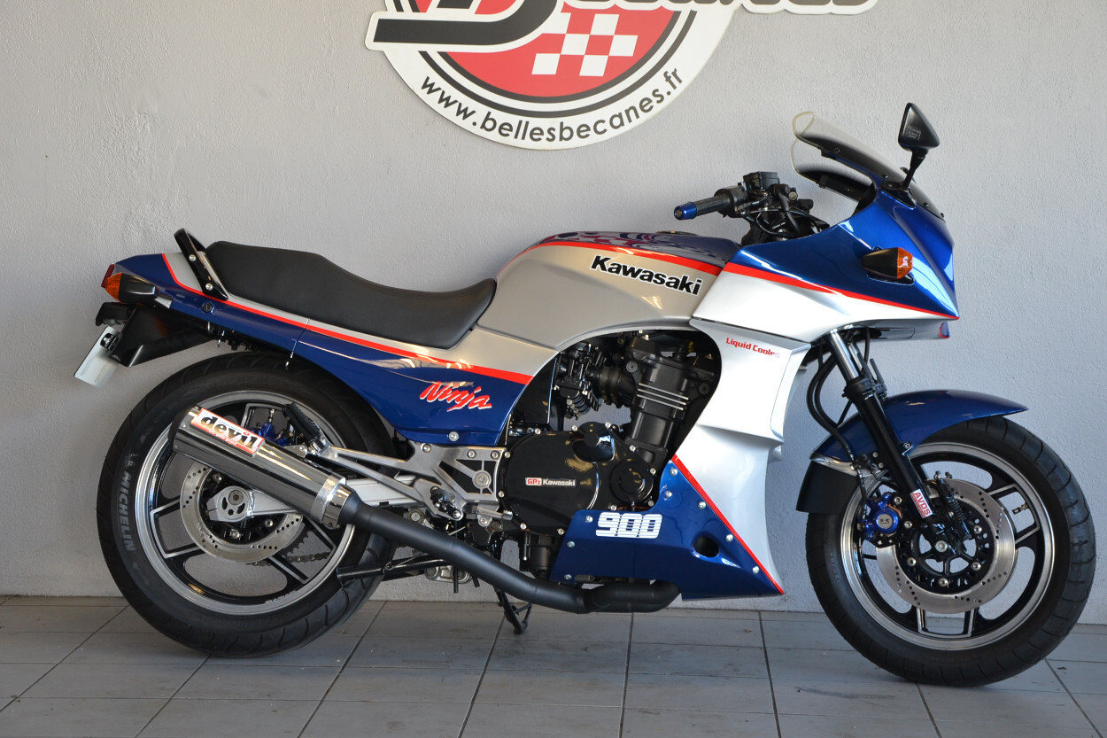 Kawasaki GPZ900R Ninja bleu gris (8)