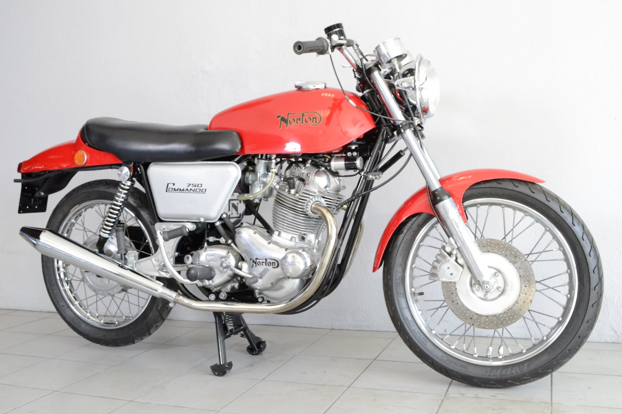 Norton Fastback 750 (2)