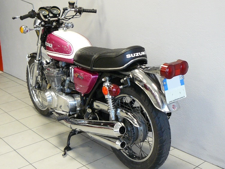 Suzuki 550 GT (5)