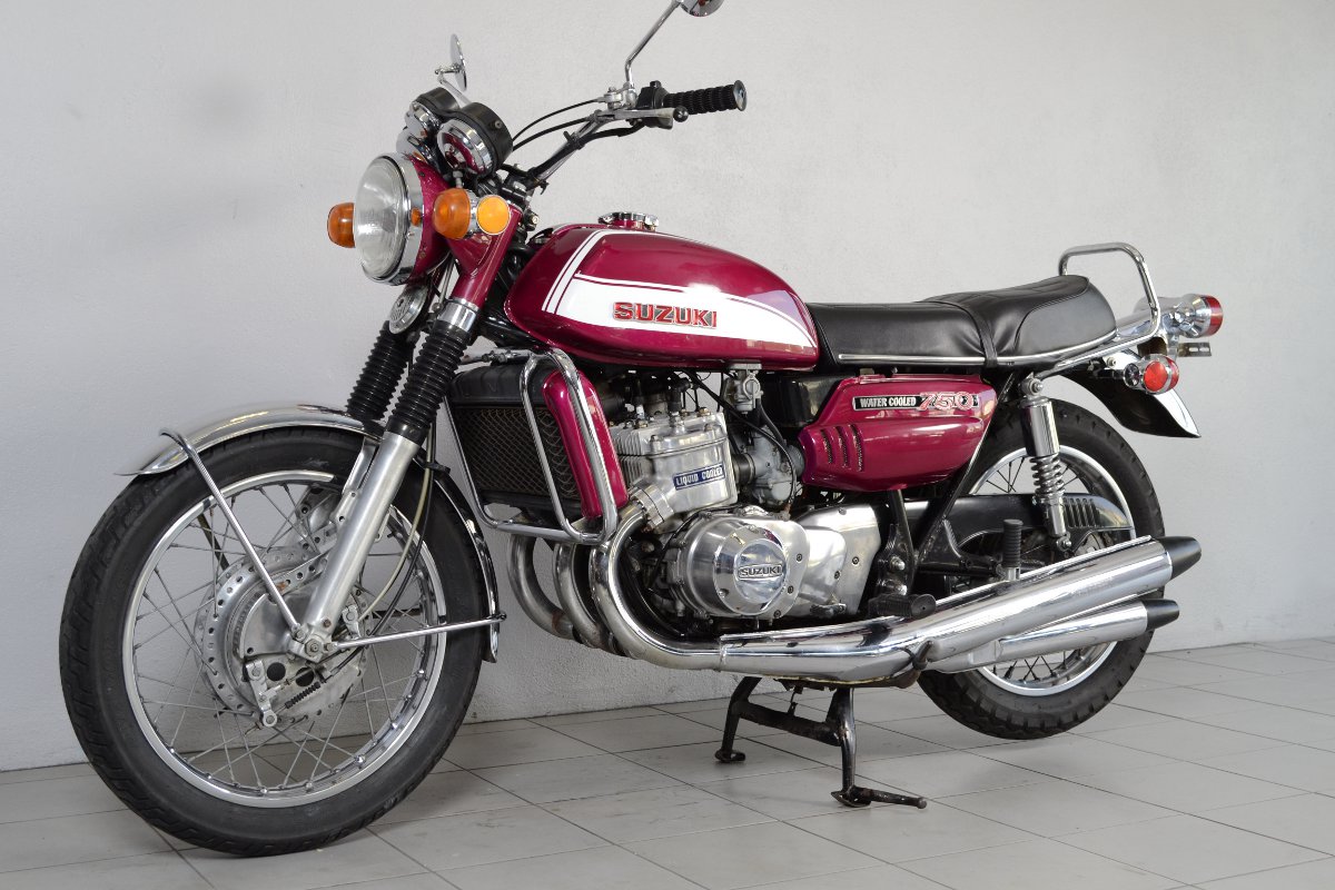 Suzuki 750 GT J (3)