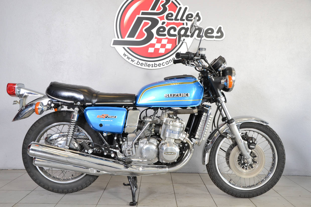 Suzuki GT750 77 bleu (8)