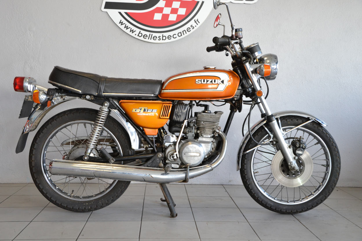 Suzuki GT 125 1974 (1)