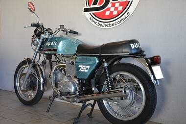 DUCATI 750 GT 1972 (13)