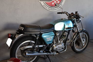 DUCATI 750 GT 1972 (26)