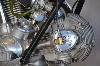 DUCATI 750 GT 1972 (29)