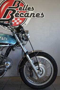 DUCATI 750 GT 1972 (30)