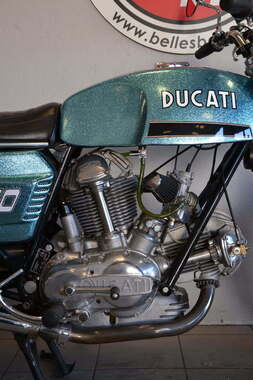 DUCATI 750 GT 1972 (31)
