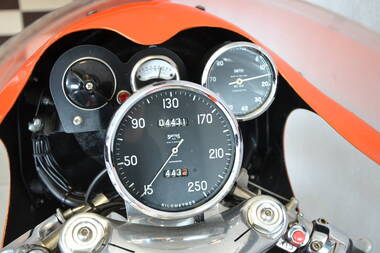 Egli Vincent Godet orange (12)