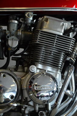 HONDA CB750 (19).JPG