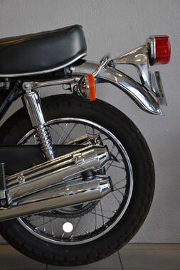HONDA CB750 (3).JPG