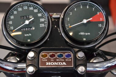 HONDA CB750 (7).JPG