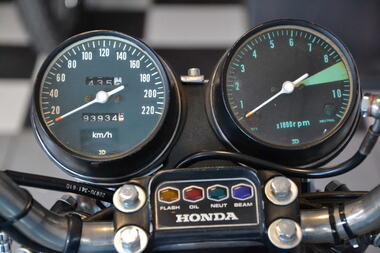HONDA CB750 (7).JPG