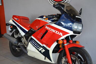 HONDA VF1000R (14).JPG