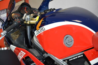 HONDA VF1000R (7).JPG