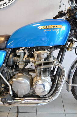 Honda CB550 Four (4)