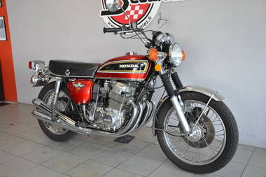Honda CB750 K6 (2)