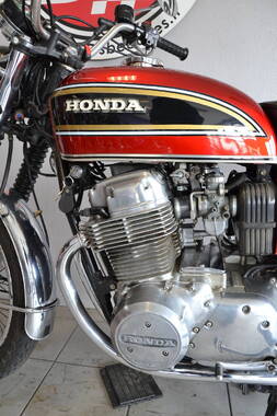 Honda CB750 K6 (8)