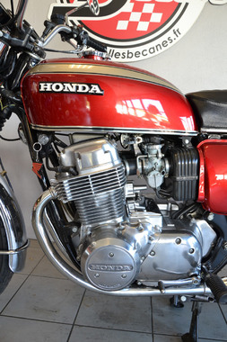 Honda CB750 K6 Rouge (4)