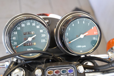 Honda CB750 K6 Rouge (6)