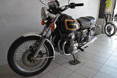 Honda CB750 K7 (5)