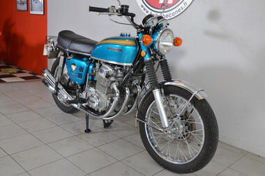 Honda CB750 sandcast bleu (7)
