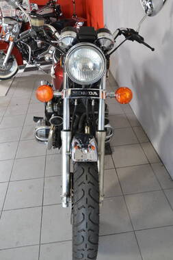 Honda CB900 CUSTOM (2)