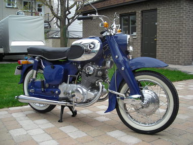 Honda dream C78 (2)