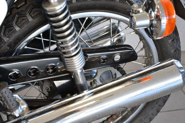 KAWASAKI 250 S1 (3).JPG