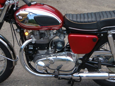 Kawasaki 650 W1SS 1968 (1)