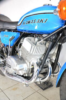 KAWASAKI 750 H2 (3)