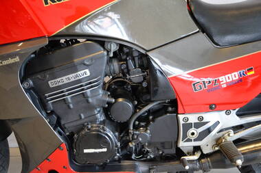 Kawasaki 900GPZ Ninja 84 (7)