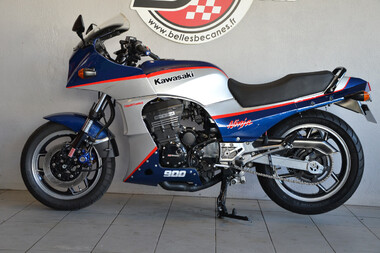 Kawasaki GPZ900R Ninja bleu gris (2)