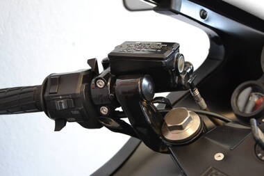 Kawasaki GPZ 900 LTD (11)
