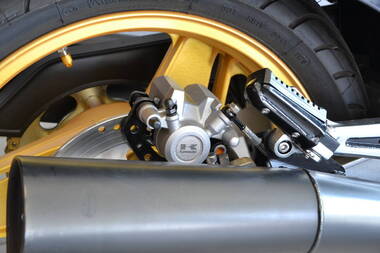 Kawasaki GPZ 900 LTD (9)