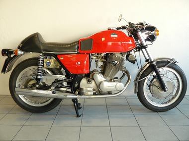 Laverda SF 750 (11)