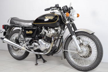 Norton 850 commando (10)