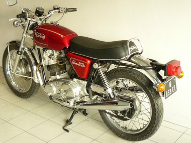 Norton Commando 850 (3)