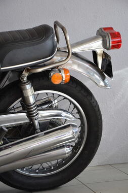 SUZUKI GT550 (13).JPG