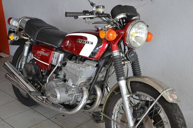SUZUKI GT550 (8).JPG