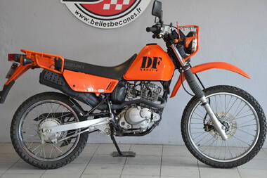 Suzuki 125 DF (6)