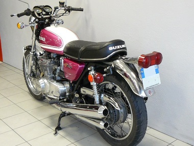 Suzuki 550 GT  (5)