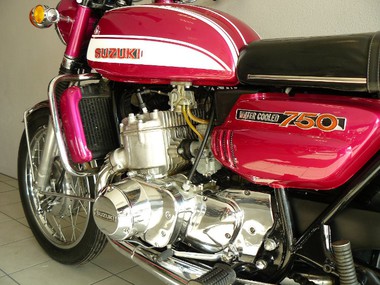 Suzuki 750 GT 1972 (3)