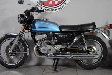 Suzuki GT500 (1)